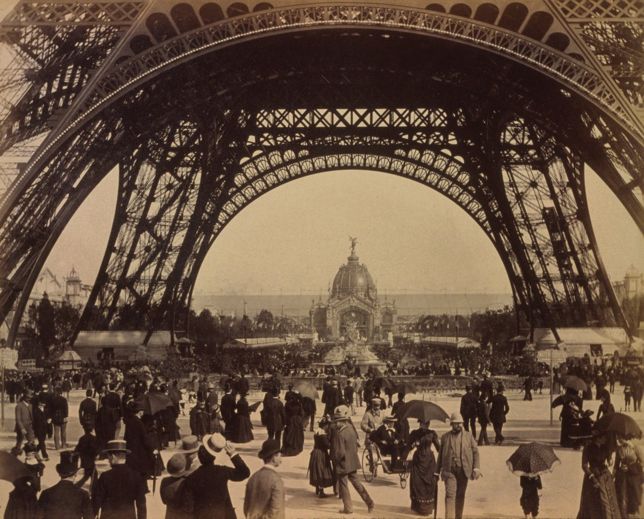 Basen av Eiffeltornet, Paris Exposition av . .