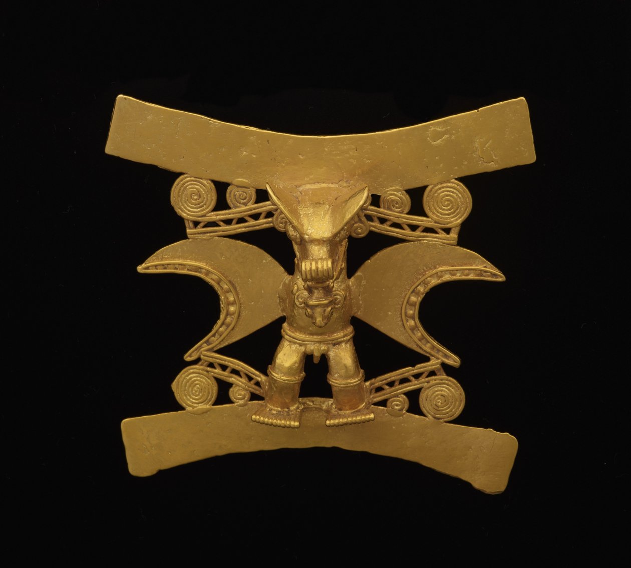 Hänge som föreställer en figur med fladdermusliknande mask, sen period V - period VI, ca 700-1550 (guld) av culture Diquis
