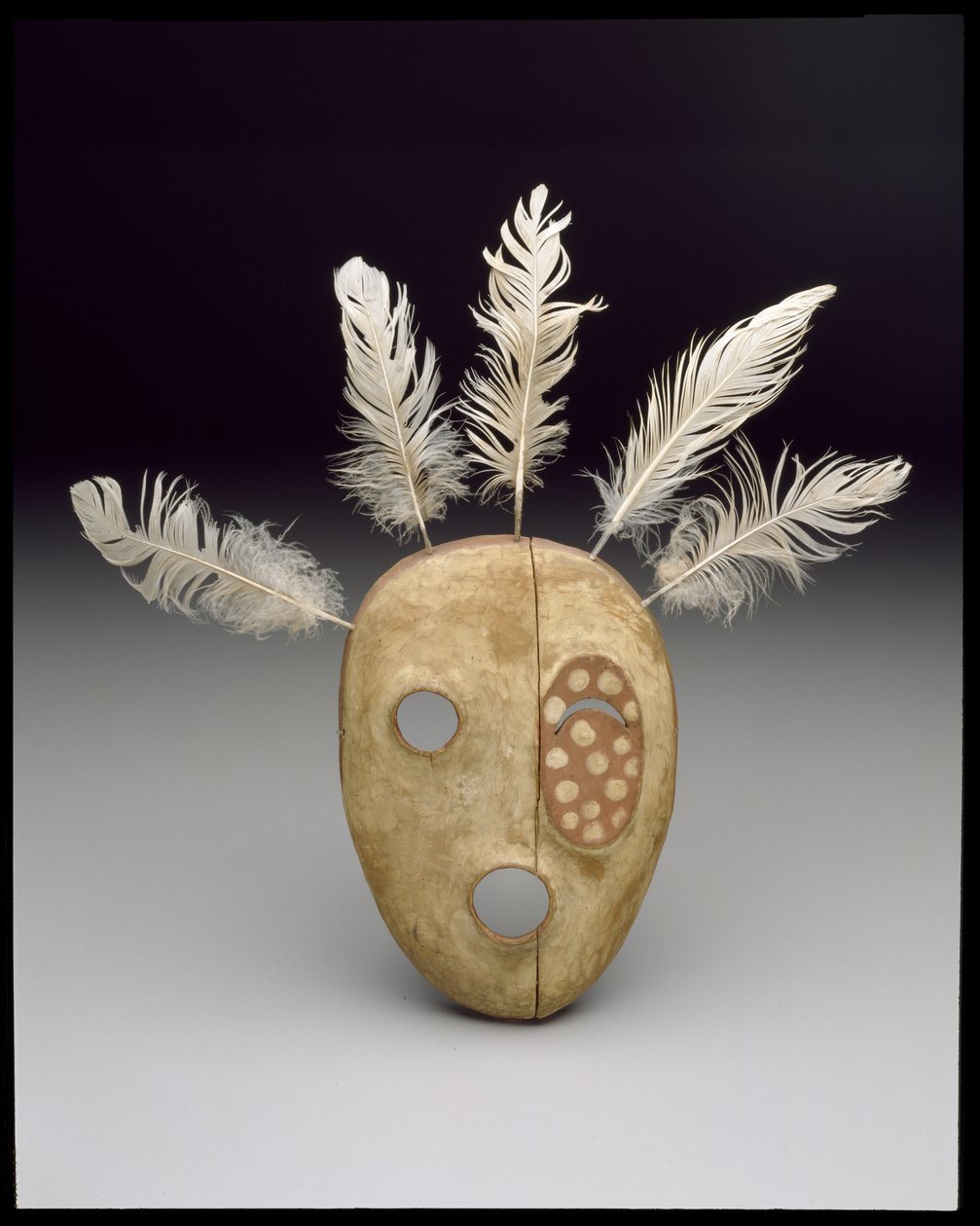 Mask: The Bad Spirit of the Mountain, sent 1800-tal (trä, färg och fjädrar) av culture Yupik