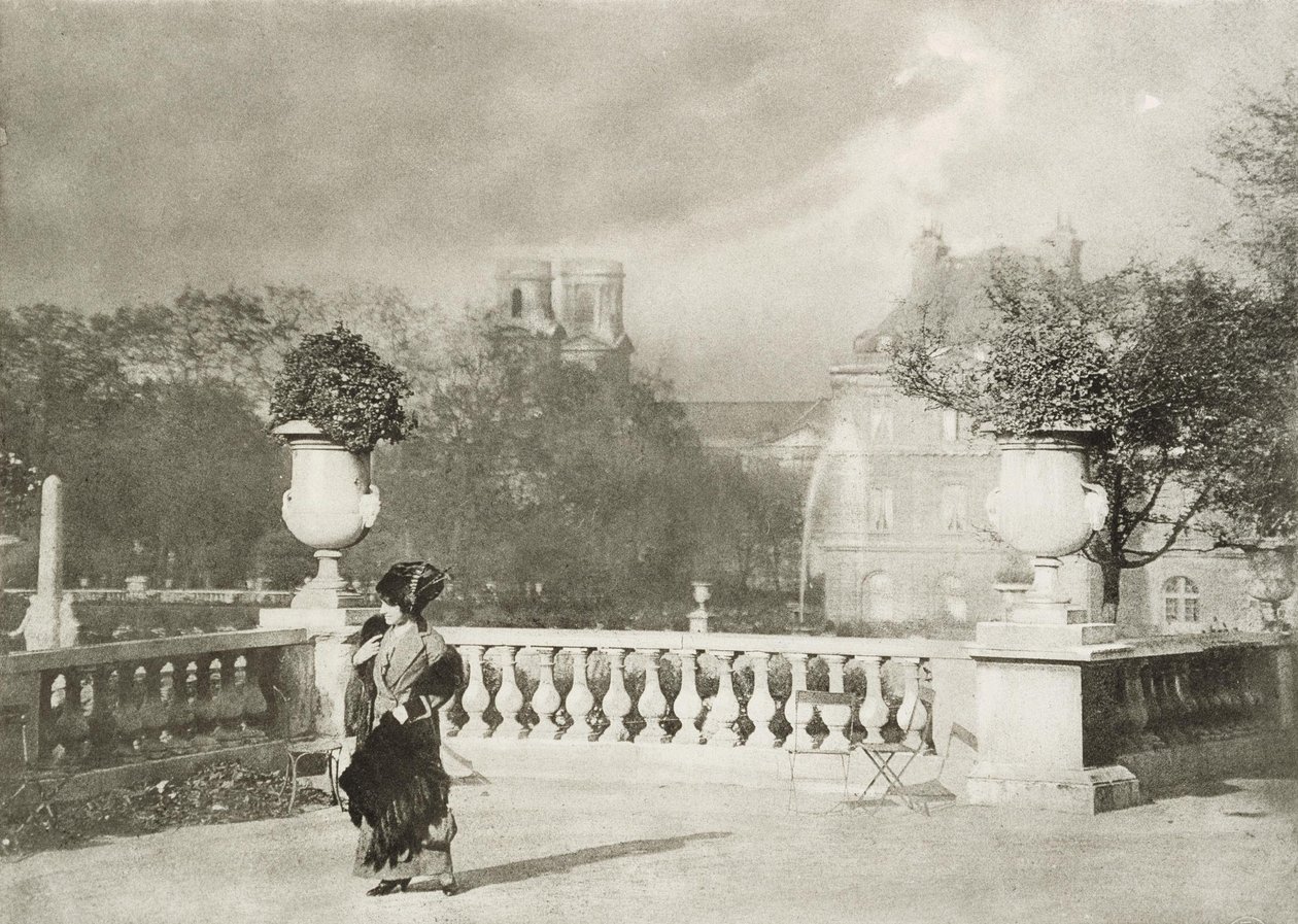 Woman in Luxembourg Gardens av Émile Joachim Constant Puyo