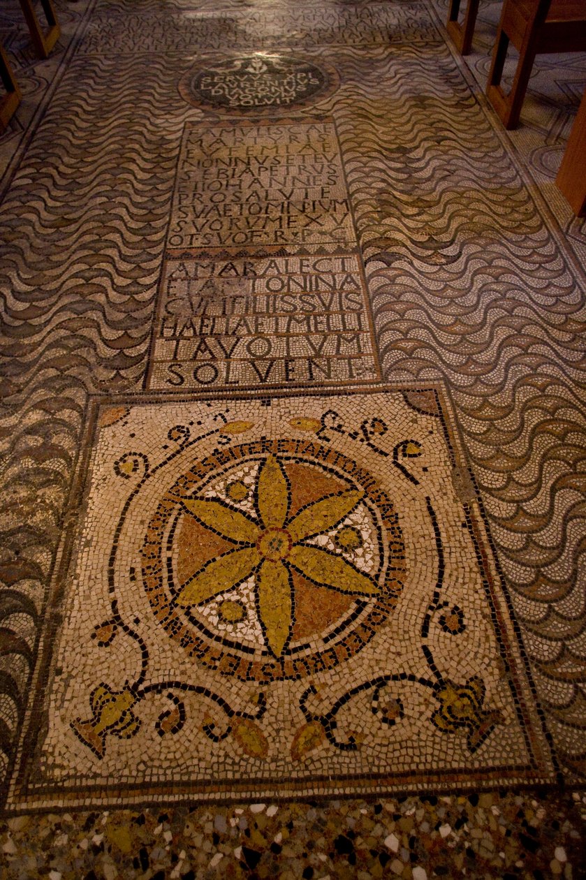 Detalj av golvdekoration (mosaik) av School Italian