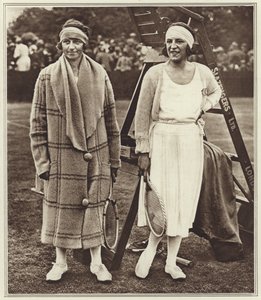 Kitty Godfree och Suzanne Lenglen (s/v foto) av (after) English photographer