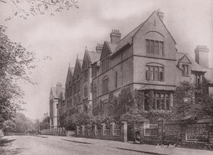 Manchester: Dalton Hall (svartvitt foto) av (after) English photographer