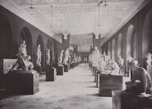 Sculpture Hall, Victoria and Albert Museum (s/h foto) swed av (after) English photographer