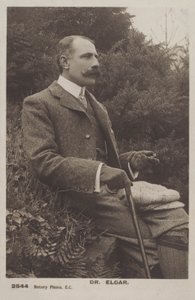 Sir Edward Elgar, engelsk kompositör (s/v foto) av (after) English photographer
