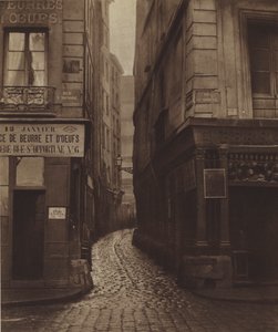 Rue Tirechappe, tagen från rue Saint-Honore, riven för rue du Pont-Neuf (s/v foto) av (after) French Photographer