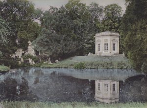 Parc du Petit Trianon, Musikpaviljongen, The Park of the Little Trianon, Musikpaviljongen (färgad bild) av (after) French Photographer