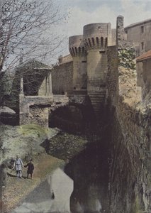 Pernes, Chateau (färgad bild) av (after) French Photographer