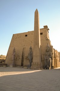 Luxortemplet, forntida egyptisk arkitektur i Luxor