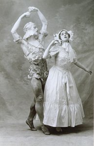 Nijinski och Karsavina dansar i baletten "Le Spectre de la Rose" av Carl Maria von Weber (1786-1826) på Chatelet-teatern i Paris den 5 juni 1912 (sepiafoto). av A. Bert