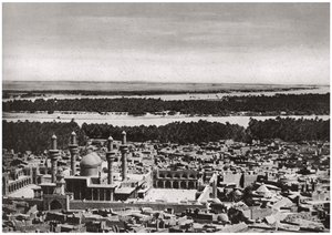 Kadhimiya, den heliga staden nära Bagdad, från ett flygplan, Irak, 1925