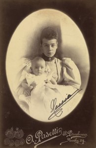 Xenia Alexandrovna de Russie et sa fille, la prinsessan Irina Alexandrovna - Storhertiginnan Xenia Alexandrovna av Ryssland (1875-1960) med dottern Irina Alexandrovna (1895-1970), av fotostudio A. Pasetti. Albumin foto av A. Pasetti Photo Studio