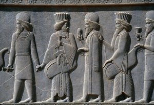 Detalj från en processionsfris på östra sidan av Apadanapalatset, Persepolis, Iran, c.518-465 f.Kr. (grå sten)