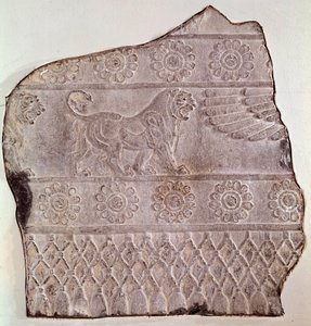 Fragment av låg relief som representerar ett gående lejon. Från Persepolis (Iran) Epoque Routenide, 460 f.Kr. Seattle, konstmuseum av Achaemenid