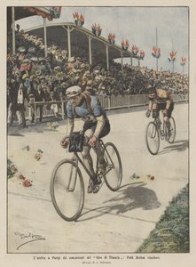 Ankomsten till Paris av konkurrenterna från Tour of France, Petit Breton-vinnaren
