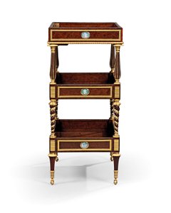 Sen Louis XVI ormolu och cameo-monterad burr idegran trä och mahogny bord travailleuse av Adam Weisweiler