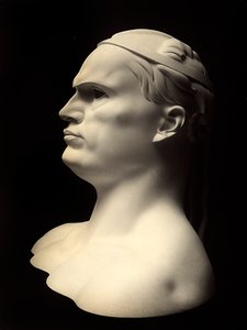 Byst föreställande porträttet av Benito Mussolini, verk av Adolfo Wildt (s/v foto) av Adolfo Wildt