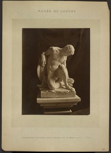[”Den döende gladiatorn” av Julien, Louvren] av Adolphe Braun
