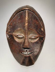 Mask, Ngbaka Culture, från Demokratiska republiken Kongo (trä med pigment)
