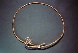 Torc, från Tara, County Meath, medelbronsåldern av Age Bronze