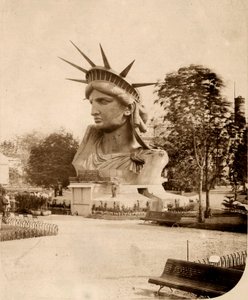 Huvudet Frihetsgudinnan visades i Paris 1883