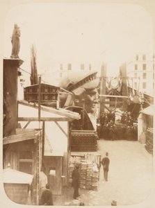 Utsikt över det yttre området av verkstaden Monduit och Bechet, som visar huvudet av Frihetsgudinnan, Paris, 1883