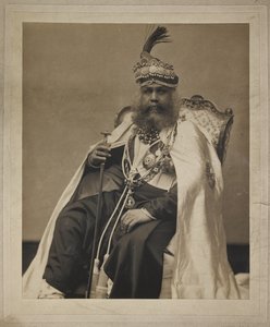 Porträtt av Sir Sawai Madho Singh, Maharaja av Jaipur, ca 1900-talet (s/v foto)