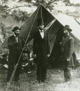 Abraham Lincoln med Allan Pinkerton och generalmajor John A. McClernand, 1862