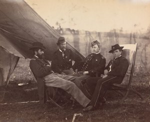[Fyra officerare], ca. 1864. av Alexander Gardner