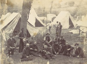 Grupp vid högkvarteret för Army of the Potomac, Antietam, oktober 1862, 1862. av Alexander Gardner