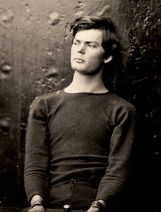 Lewis Powell i handledsjärn ombord på USS Saugus, 1865 av Alexander Gardner