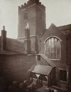 St. Bartholomews: Den gröna kyrkogården på platsen för det gamla södra tvärskeppet av Alfred H. Bool
