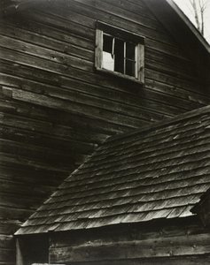 Barn, Lake George av Alfred Stieglitz
