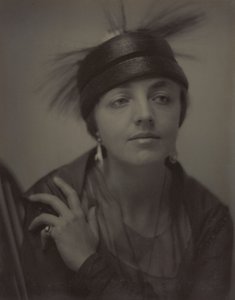 Katharine Nash Rhoades av Alfred Stieglitz