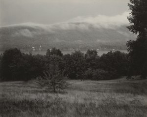 Lake George sett från kullen av Alfred Stieglitz