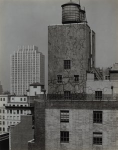 Vattentorn och Radio City, New York av Alfred Stieglitz