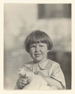 [Yvonne Boursault, Lake George] av Alfred Stieglitz
