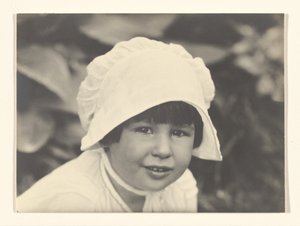 [Yvonne Boursault, Lake George] av Alfred Stieglitz