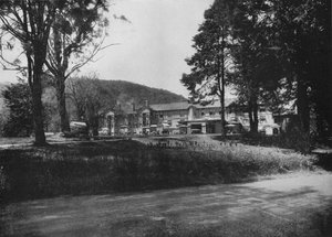 The Grand Hotel, Nuwara Eliya, c1890, 1910 av Alfred William Amandus Plate