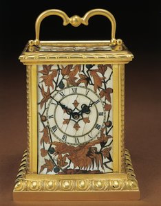 Vagnsklocka, från ett Napoleon III-bordsset i fyra delar, intarsia av Duvinage och Harinckouk, ca 1877 (ormolu-monterad elfenben och fruktträ) (476432 och 476441)