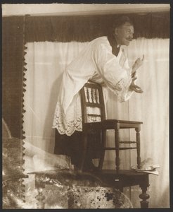 [Självporträtt av Alphonse Mucha som poserar som "Jan Jus" för sin bild "Master John Juss Preaching in the Bethlehem Chapel" (1916) från "Epic of the Slavs Cycle, Zbiroh, Bohemia"] av Alphonse Maria Mucha
