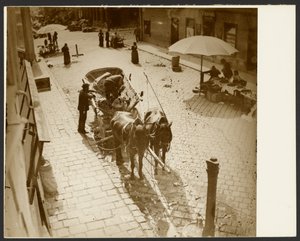 [Vy från fönstret i Muchas lägenhet, nära Amalienstrasse, München] av Alphonse Maria Mucha