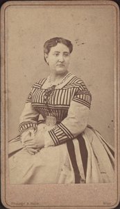 Porträtt av operasångerskan Carlotta Patti 1835-1889. av Amand Helm
