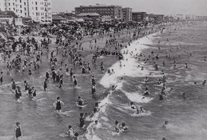 Kalifornien: Venedig, en populär badort året runt nära Los Angeles (s/v foto) av American Photographer (after)