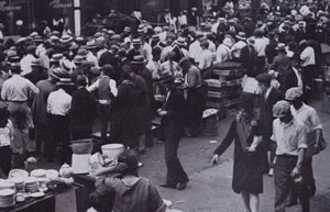 Chicago: The Ghetto on a Busy Day (s/v foto) av American Photographer (after)