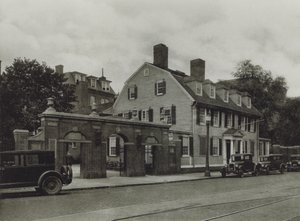 Harvard University: Class of 1857 Gate, Wadsworth House (s/v foto) av American Photographer (after)