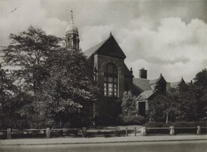 Harvard University: Hemenway Gymnasium (s/v foto) av American Photographer (after)
