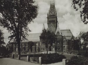 Harvard University: Memorial Hall (s/v foto) av American Photographer (after)