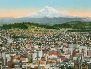 Portland, Oregon, Mount Hood på avstånd (foto) av American Photographer (after)