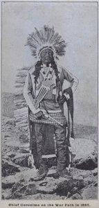 Apachehövdingen Geronimo på krigsstigen 1885 (s/v foto)